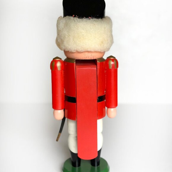 VTG ERZGEBIRGE King Nutcracker East Germany Hand Painted Wood 13.5" Christmas - Picture 6 of 10